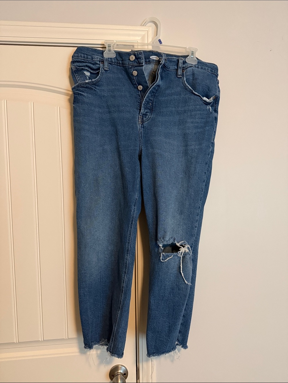 Old Navy Boyfriend Jeans in Medium Blue Wash with Distressed Knee